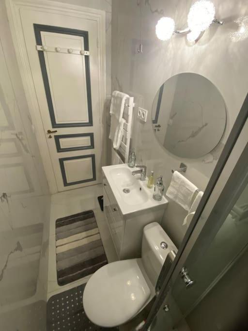 פריז Premium Studio 2 Minutes Walk From Champs-Elysees מראה חיצוני תמונה