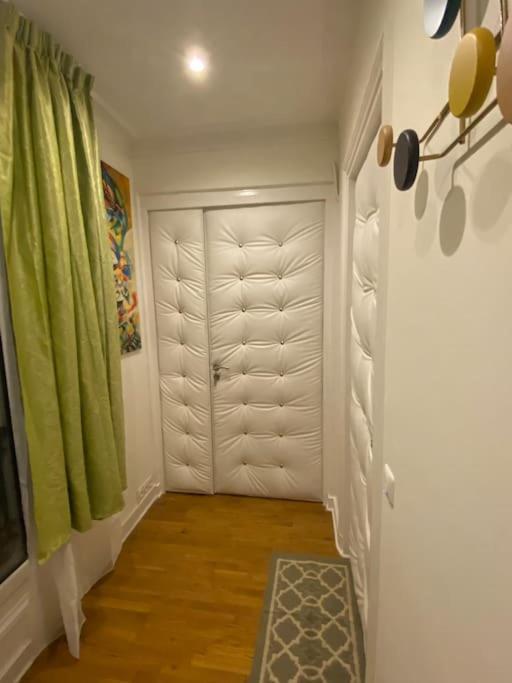 פריז Premium Studio 2 Minutes Walk From Champs-Elysees מראה חיצוני תמונה