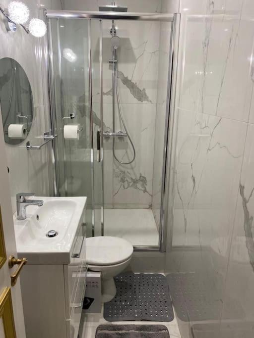 פריז Premium Studio 2 Minutes Walk From Champs-Elysees מראה חיצוני תמונה