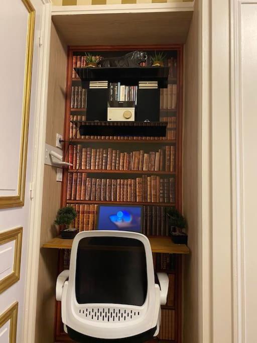 פריז Premium Studio 2 Minutes Walk From Champs-Elysees מראה חיצוני תמונה