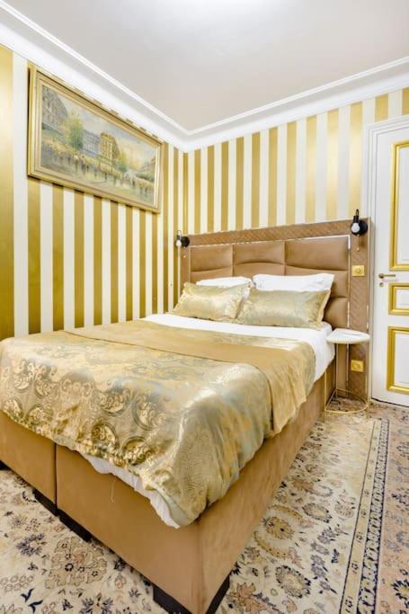 פריז Premium Studio 2 Minutes Walk From Champs-Elysees מראה חיצוני תמונה
